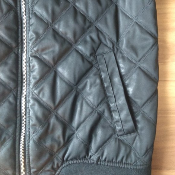 Banana Republic Factory black quilted bomber jacket size small - Picture 6 of 6